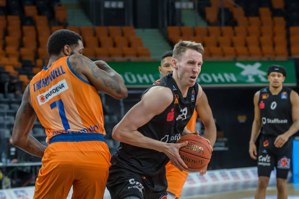 教练团队的 教练团队的