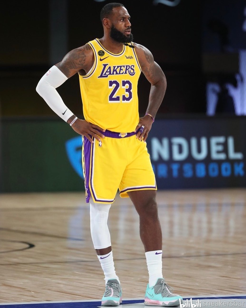 直寄托了无 直寄托了无